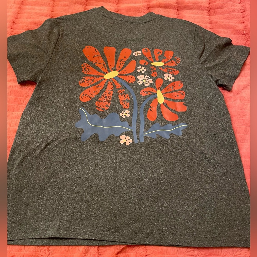 NEW SHEIN Charcoal Tee with Rainbow and Floral Design - Picture 2 of 3